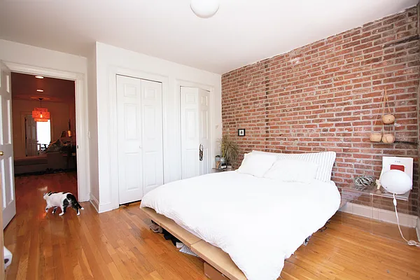 Rented by R New York | media 18