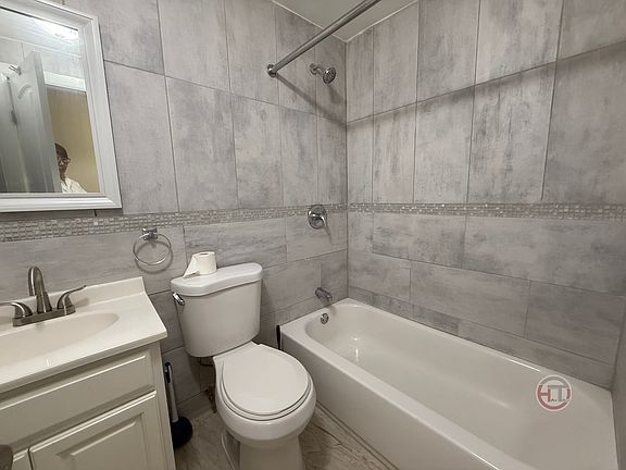 3rd image of 1961 Yates Ave Floor 1