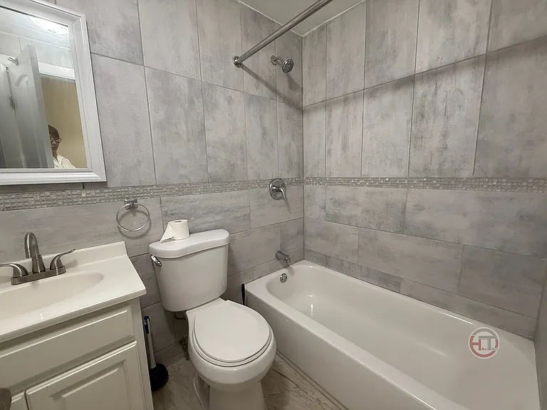 1961 Yates Ave #1 — Photo 3
