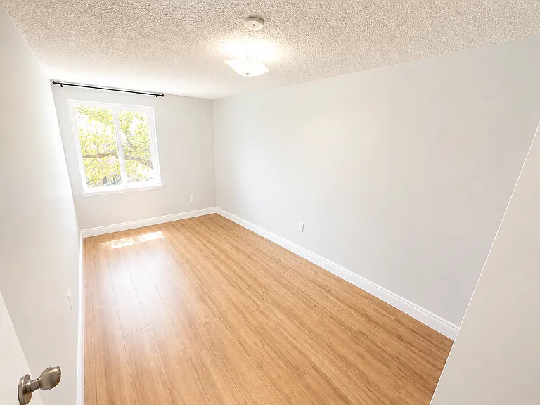 212 Colborne St #101 — Photo 9