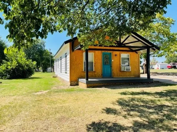 1217 W Blackwell Ave, Blackwell, OK 74631