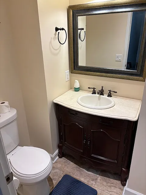 3 bed, 3.5 bath, 2049 sqft, $3,150 — Photo 4
