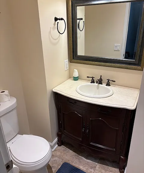 Main floor 1/2 bath off living room