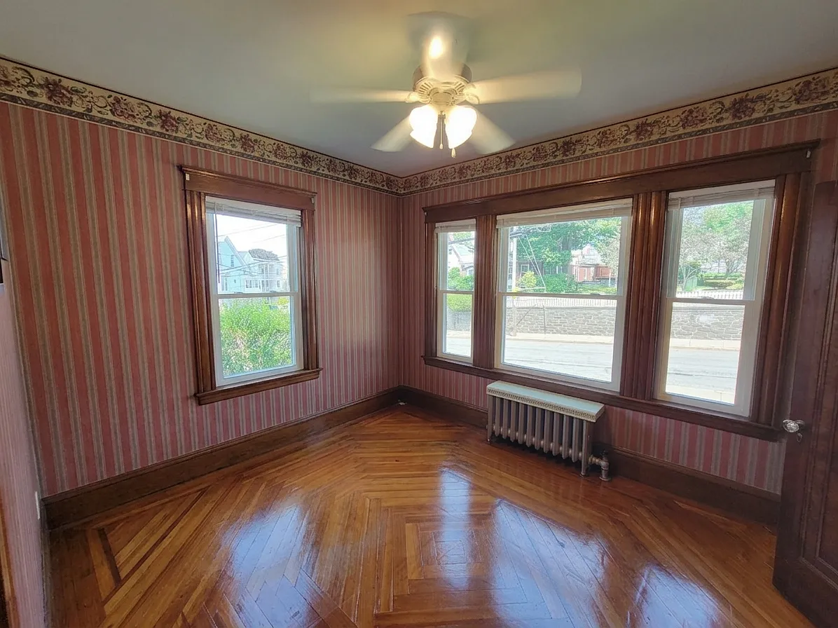 3 bed, 1800 sqft, $2,100 — Photo 3