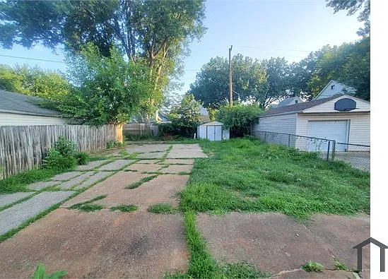 2 bed, 1793 sqft, $975 — Photo 2
