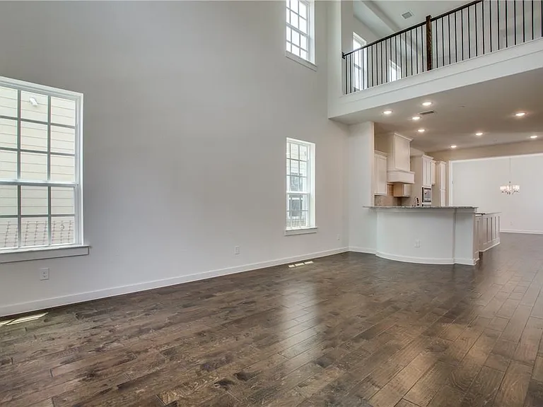 1000 Marian Dr — Photo 14