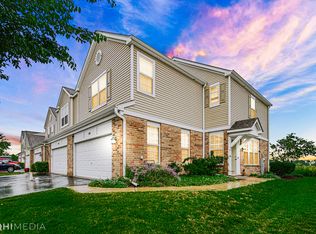 561 Springbrook Trl N, Oswego, IL 60543