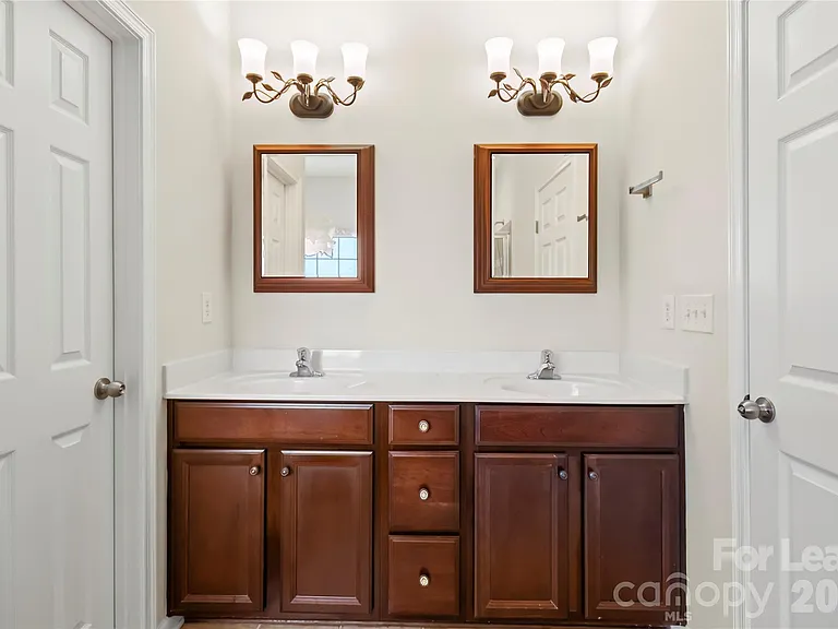 417 Armour St — Photo 23