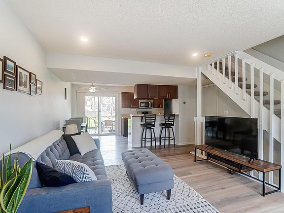 3rd image of 5187 Singleton Dr #47D