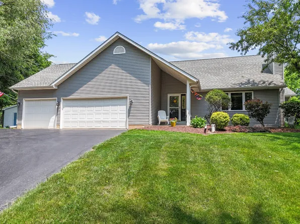 205 Kimrich Cir, Valparaiso, IN 46385