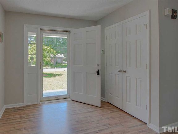 4th image of 8 Aspen Dr