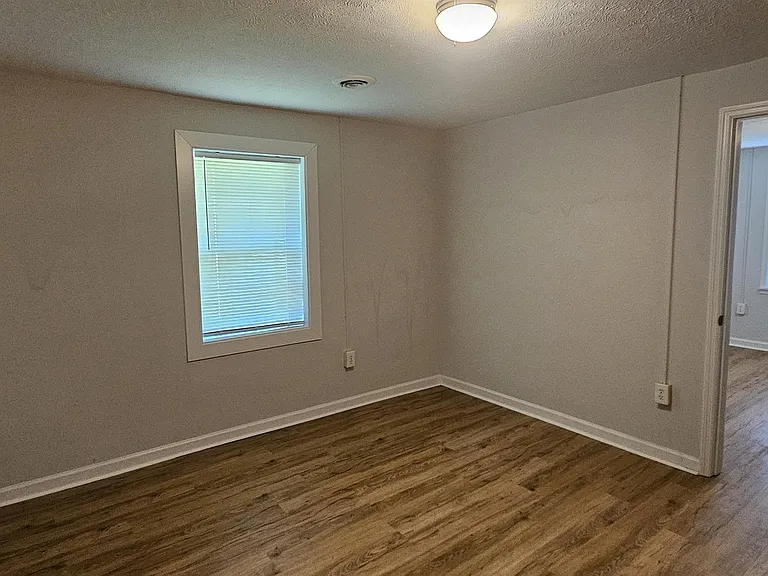 615 Carver Ave #1 — Photo 3