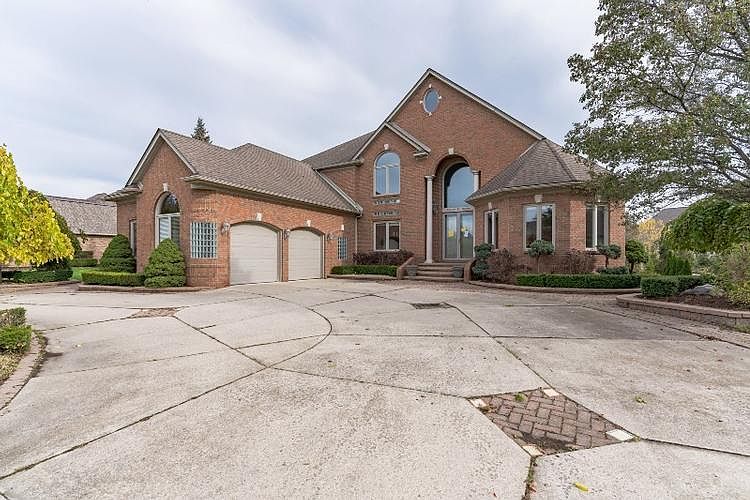 1st image of 55618 Saint Regis Dr