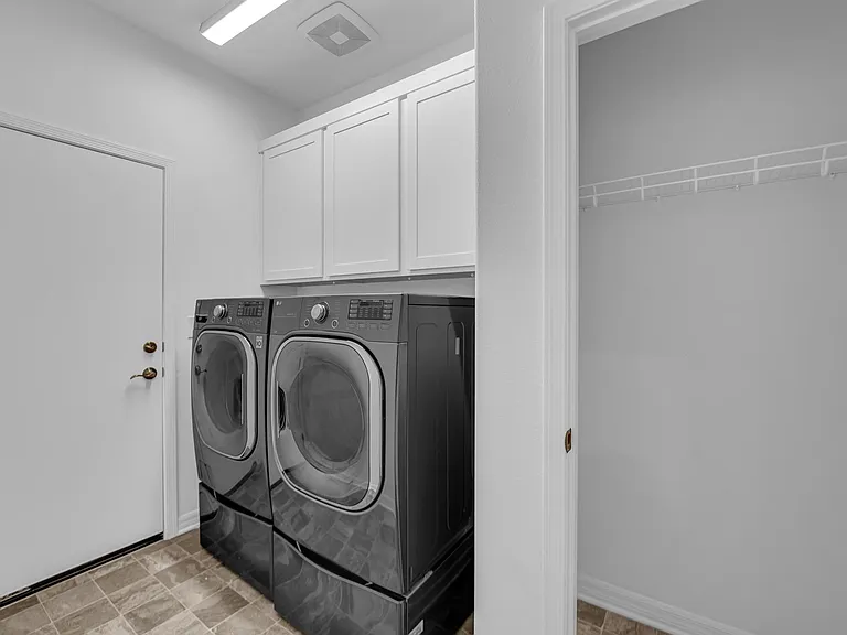 650 Steep Canyon Ave — Photo 18