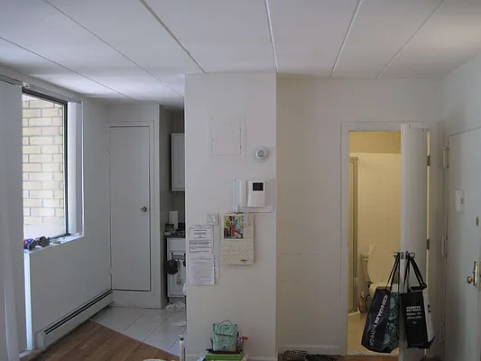 Rented by 18 REALTY | media 22