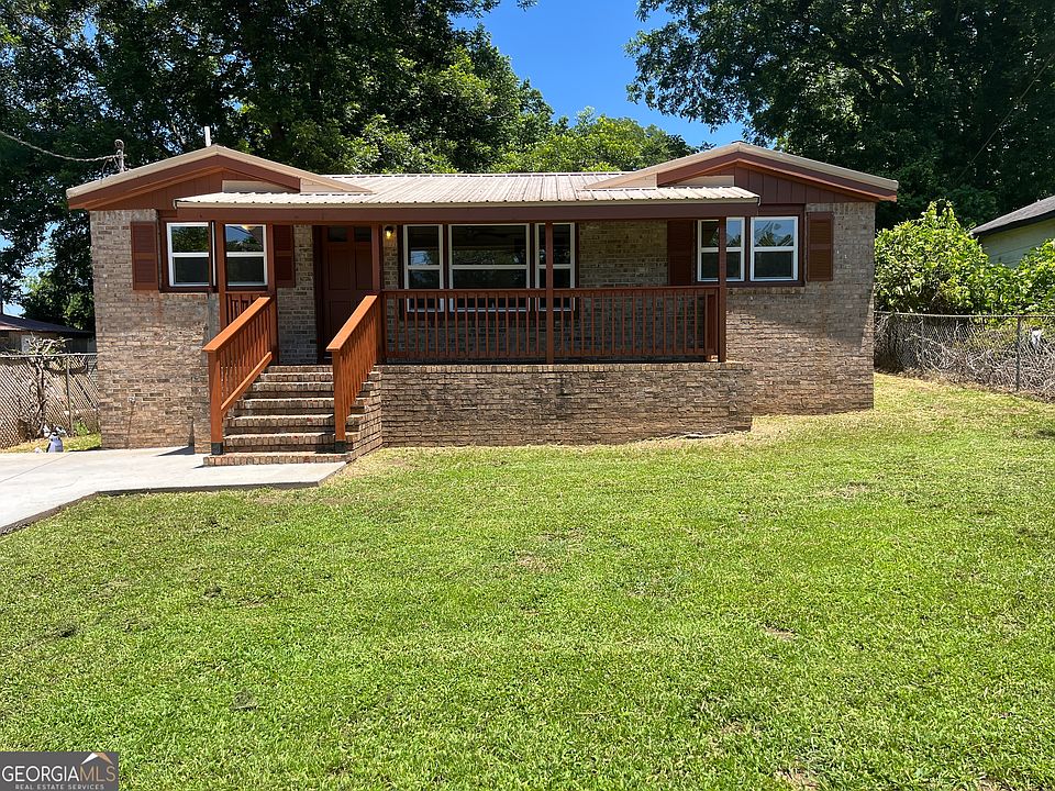 1st image of 300 Hunt Cir