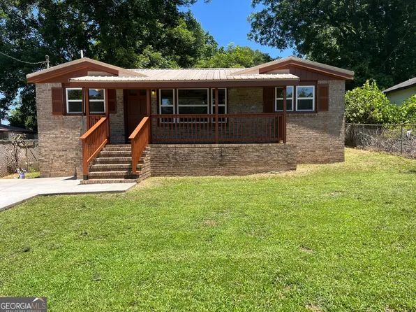 300 Hunt Cir, Manchester, GA 31816