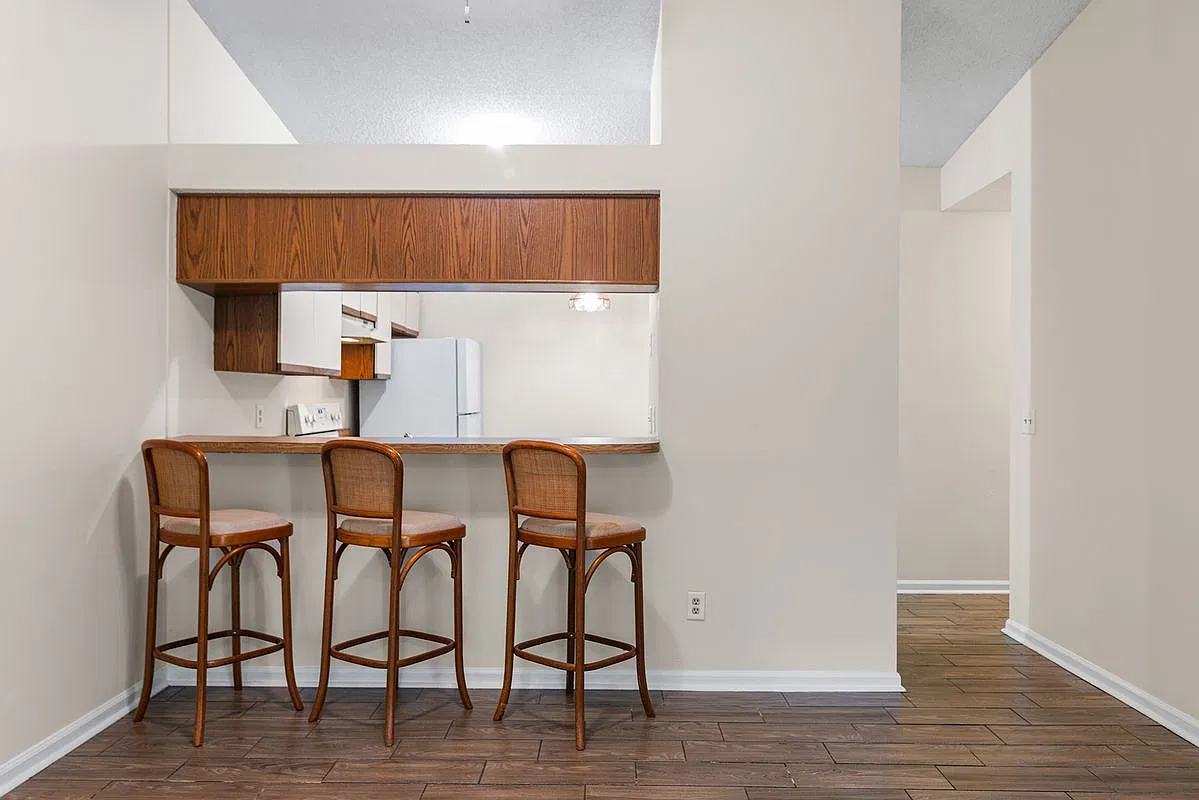 3801 Crown Point Rd — Photo 4