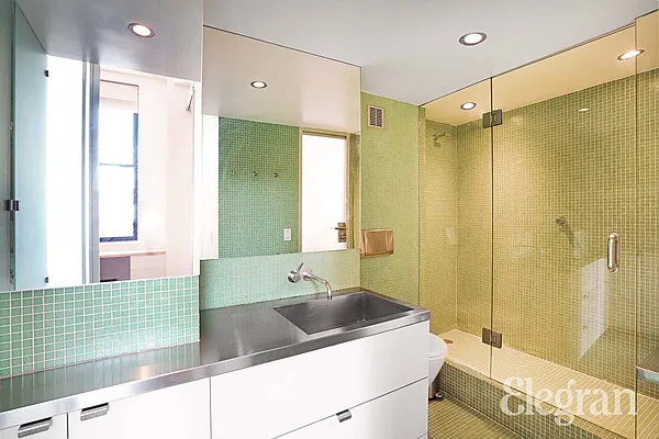 Sold by (Legacy) Elegran | media 8