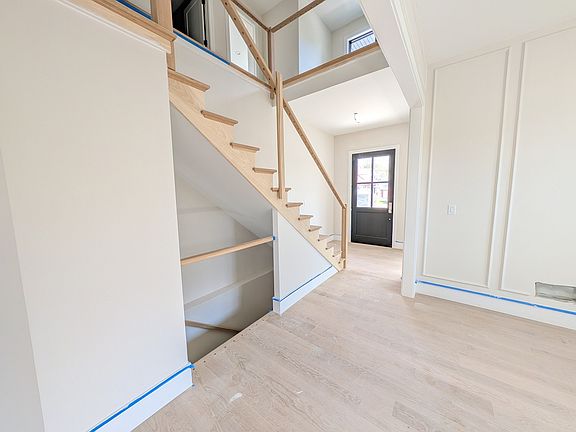 5th image of 120 N Walnut St