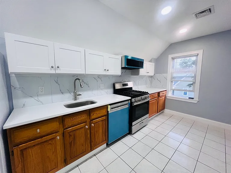 55 Bedford St #3 — Photo 2