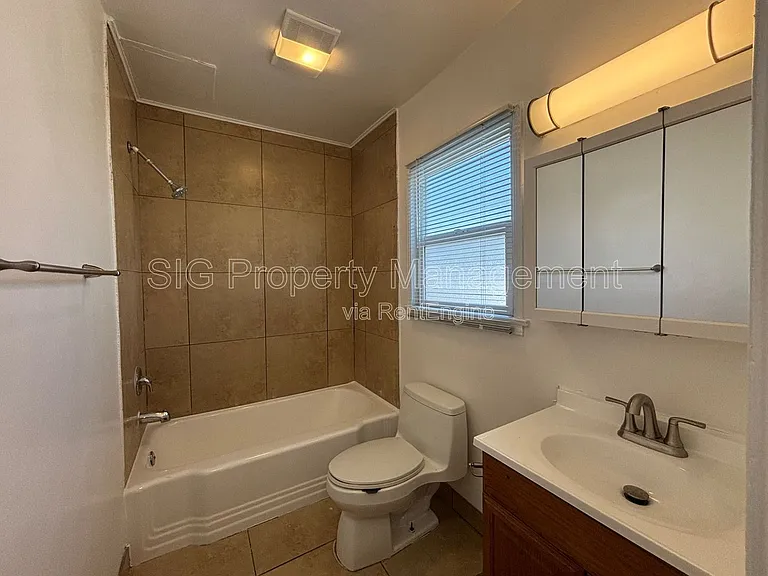 629 W Glenoaks Blvd #A — Photo 18