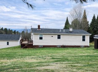 623 E Village Road, Waterford, VT 05819-9582