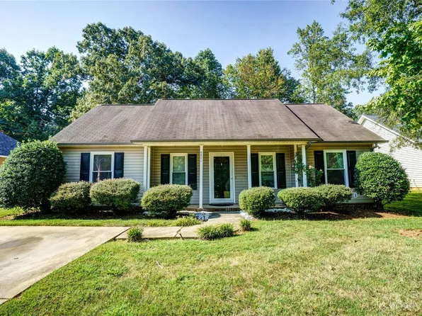 5301 Rockwood Rd, Charlotte, NC 28216