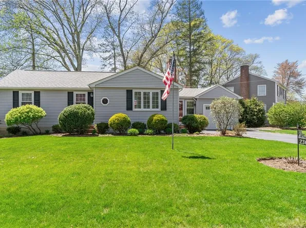 230 Negansett Ave, Warwick, RI 02888