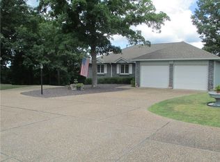 180 Holiday Island Dr, Holiday Island, AR 72631