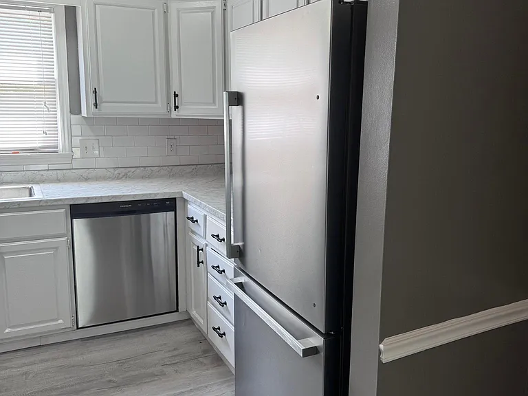1131 Glendale Dr — Photo 4