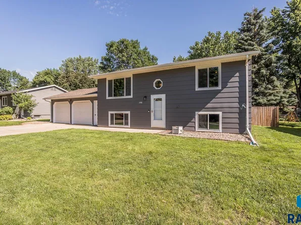 108 E Marialane Dr, Brandon, SD 57005