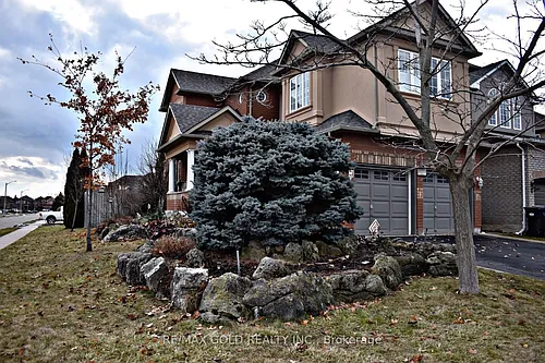 28 Bushberry Rd N Photo 1