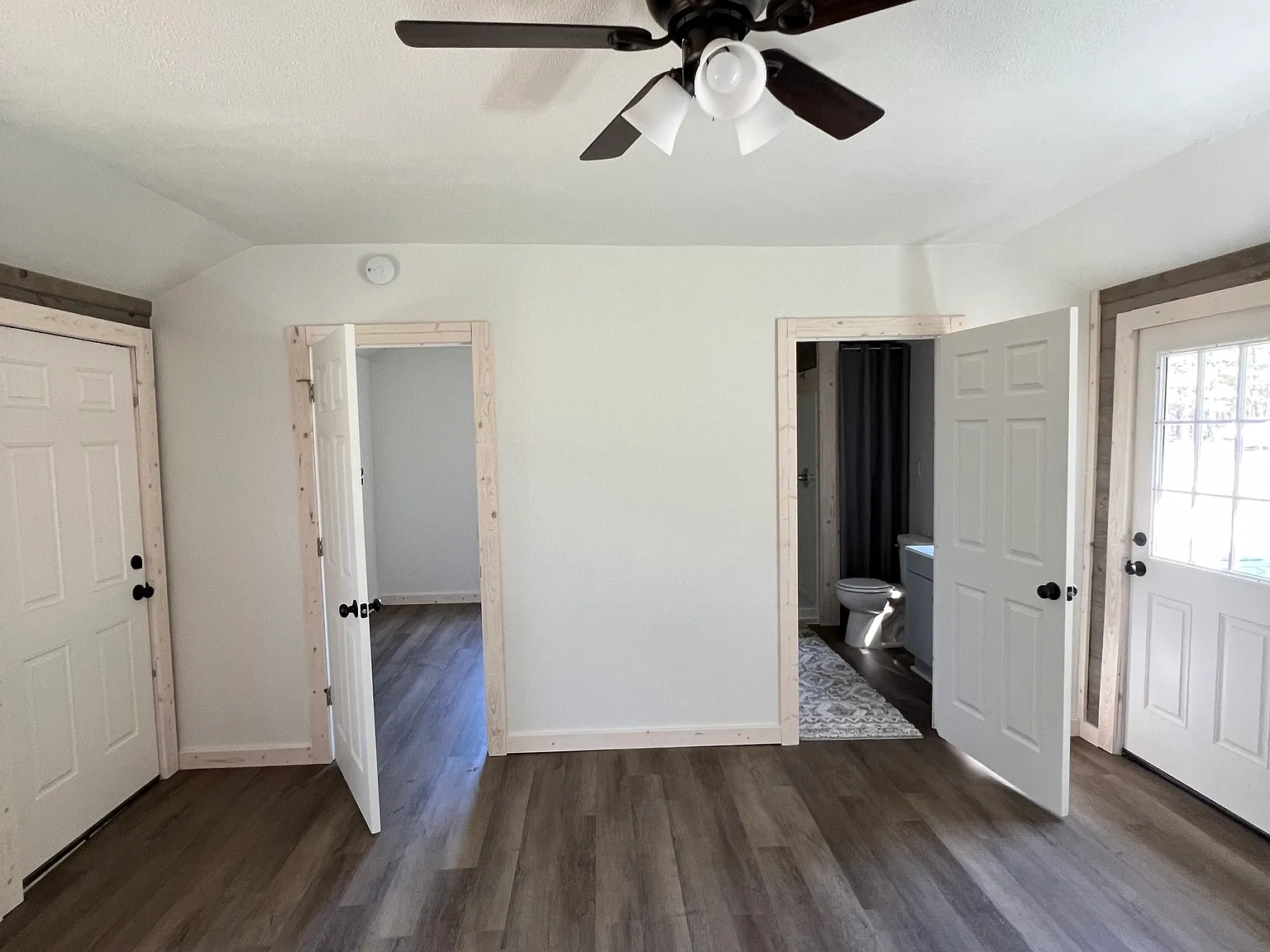 1 bed, 384 sqft, $950 — Photo 3