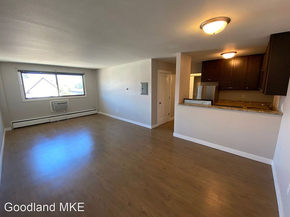 1st image of 2019 N Farwell Ave APT 310