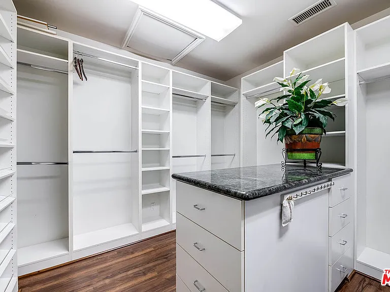 4063 Benedict Canyon Dr — Photo 50
