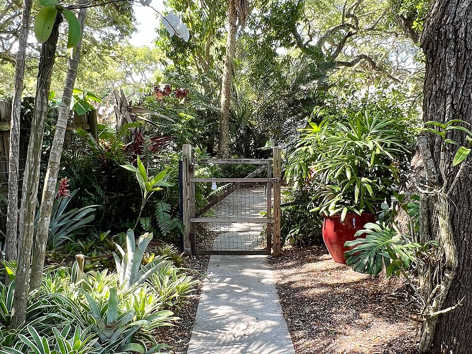 Entrance to A apartment