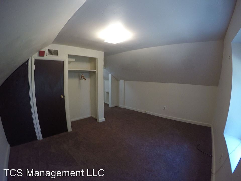 2nd image of 14 E Logan St Fl 3