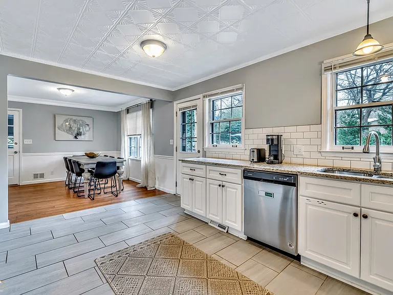 367 Autumn Ln SE — Photo 10