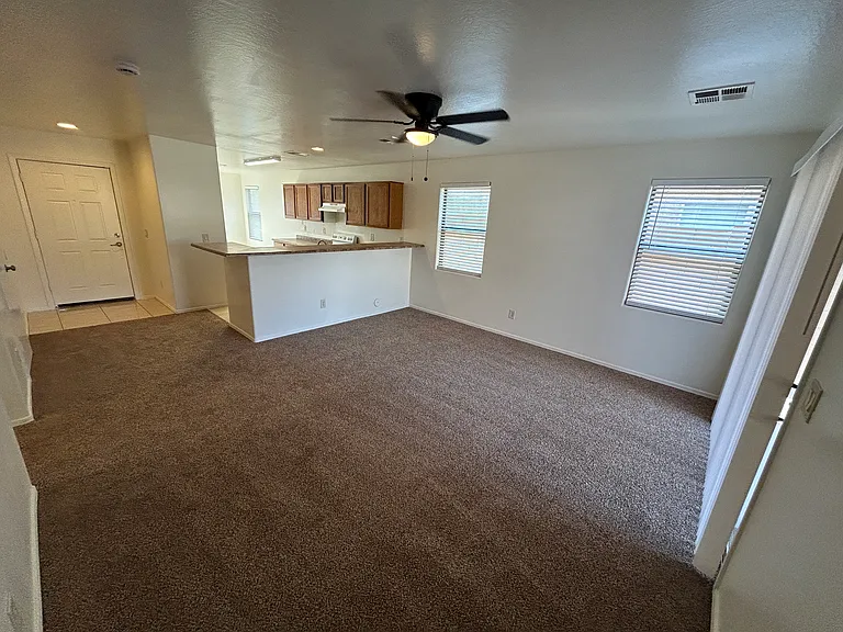 7028 S 46th Dr — Photo 6