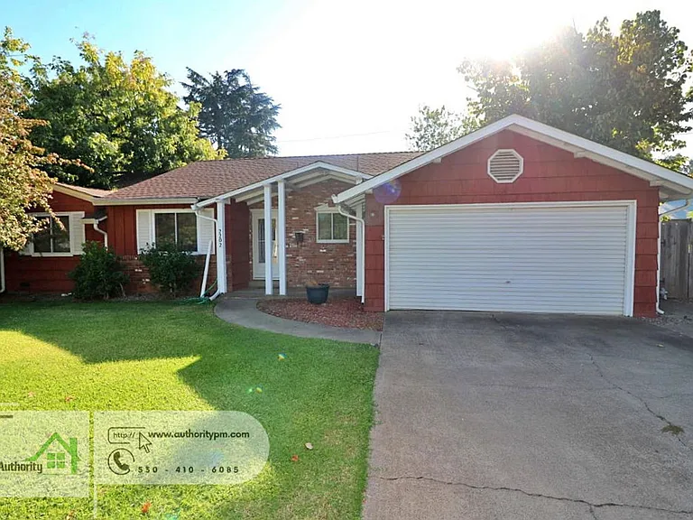 2202 Canal Dr — Photo 3