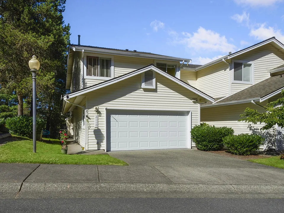 2110 NW Pacific Elm Dr