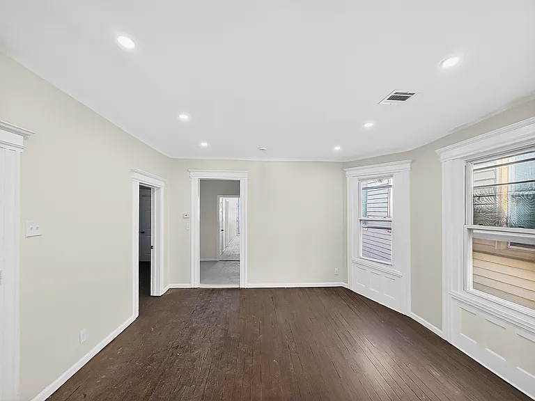 345 Walnut St #3R — Photo 17