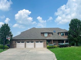 1534 W Bay Cir, Columbus, KS 66725