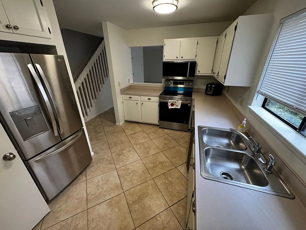 2 bed, 2.5 bath, 1256 sqft, $2,250 — Photo 3