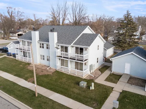 410 Van St APT 21, Neenah, WI 54956