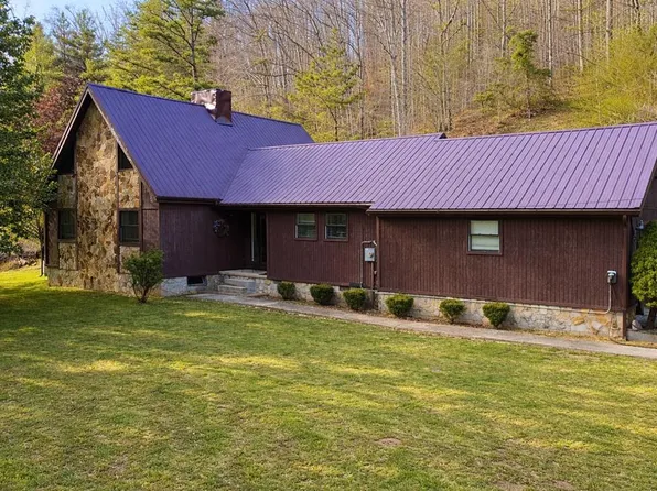 267 Golf Course Rd, Wheelwright, KY 41669