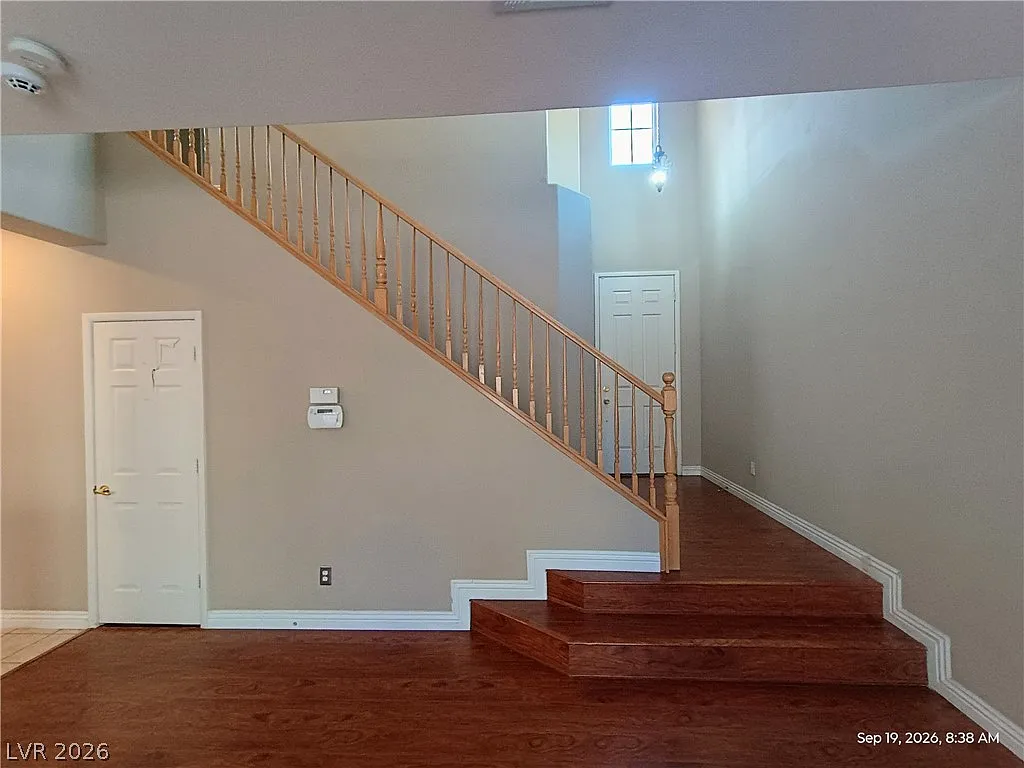 3 bed, 2.5 bath, 1527 sqft, $1,996 — Photo 3