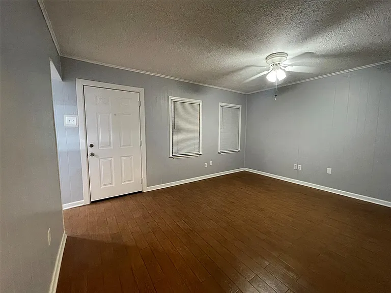 2617 Oleander Dr — Photo 4