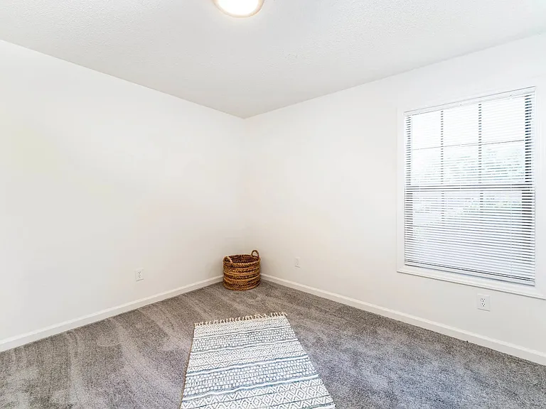 Foxcreek Apartments — Photo 14